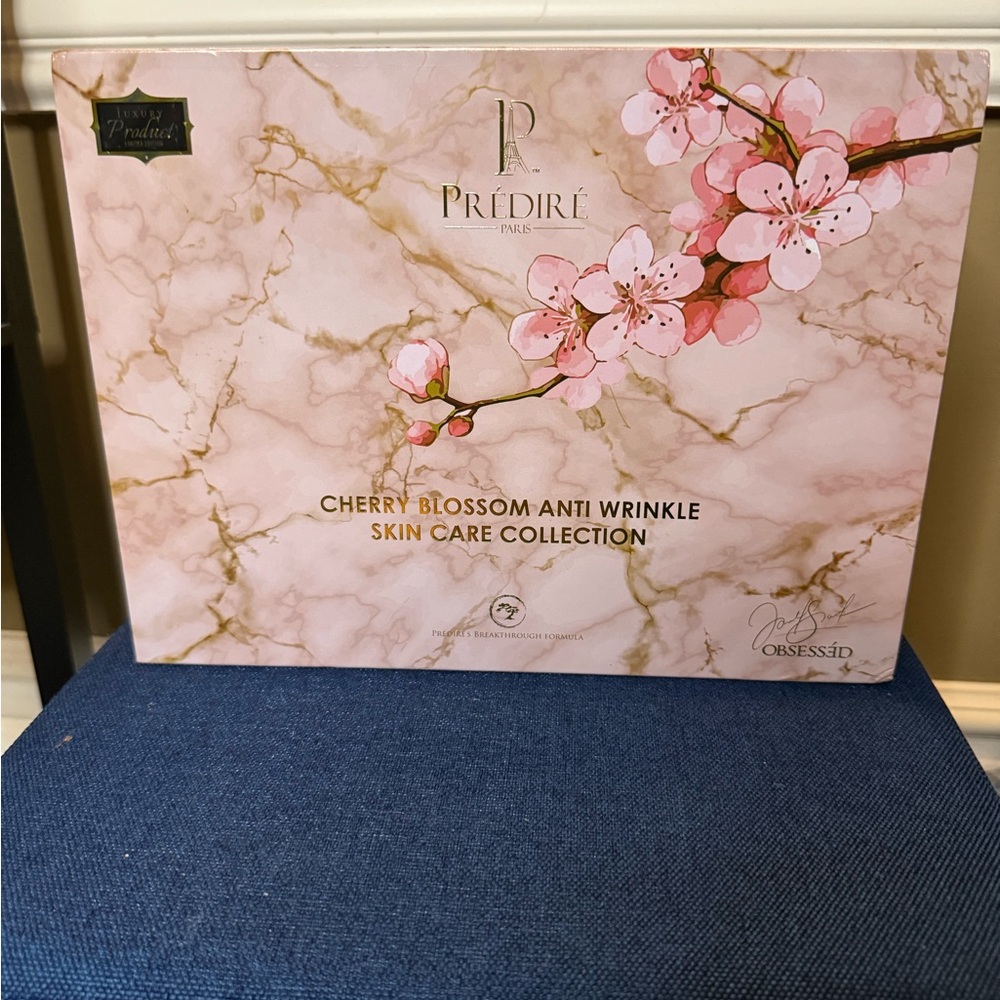 Predire Cherry Blossom 5 Piece Anti-Wrinkle Skin Care Set - Picture 3 of 13